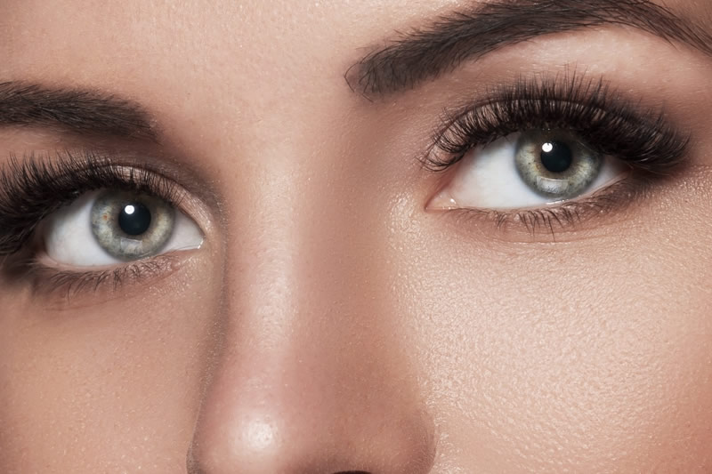 全切開で目が大きくなった女性