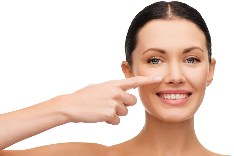 鼻を高くして理想の鼻になった女性